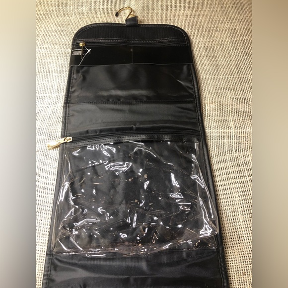 TRAVEL COSMETIC/TOILETRY BAG WITH HANGER - Picture 3 of 9